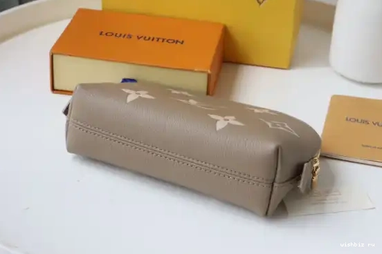 WIS COSMETIC Vuitton Louis POUCH 0427